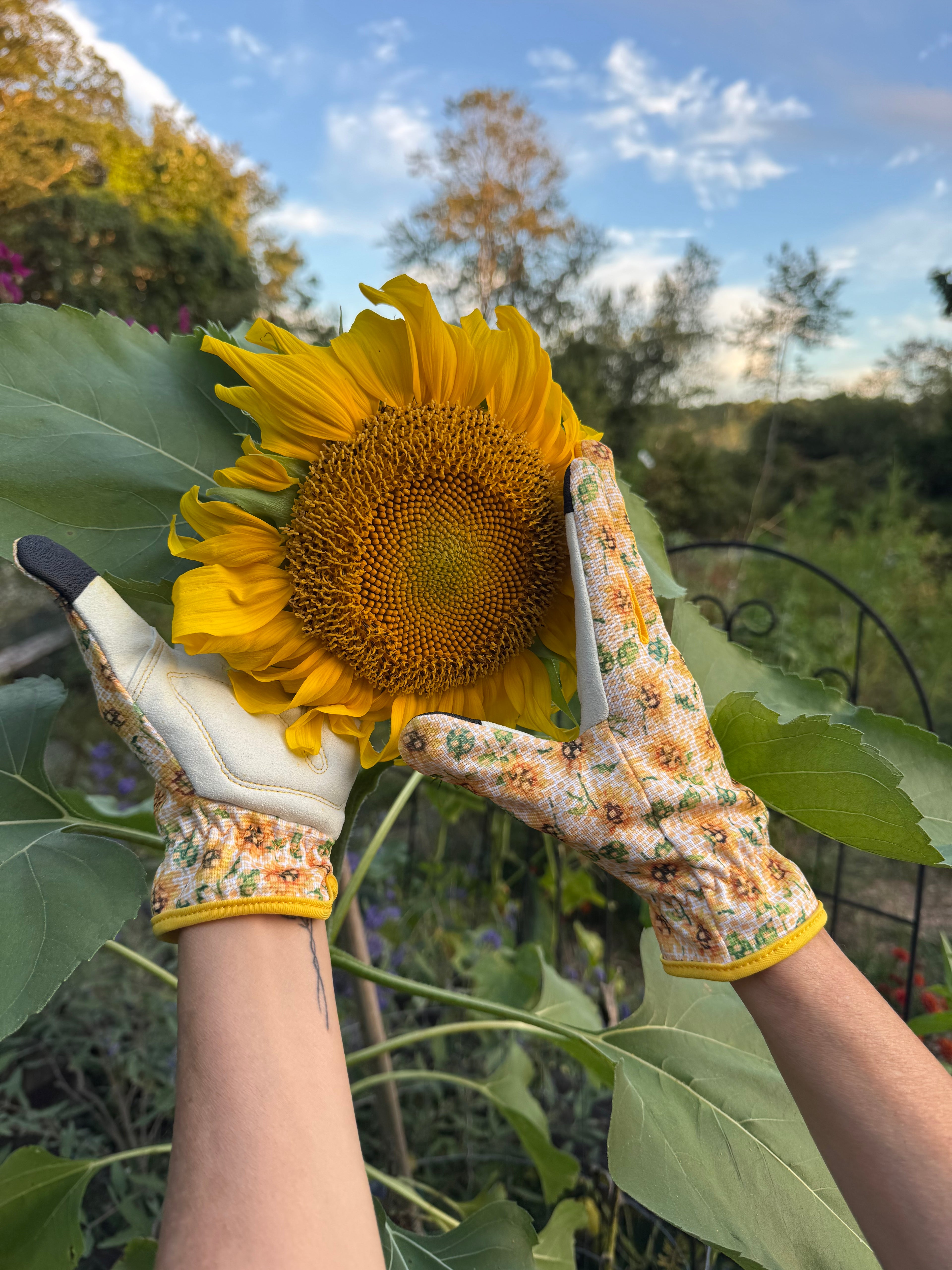 Sunflower Print Garden Gloves for Women – Medium Synthetic Leather